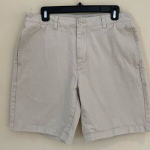 Vineyard Vines 100% cotton light stone flat front shorts Sz 32